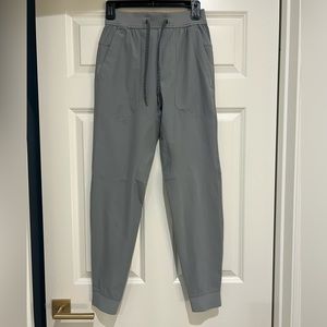 EUC Mens Lululemon ABC Jogger shorter length 28”